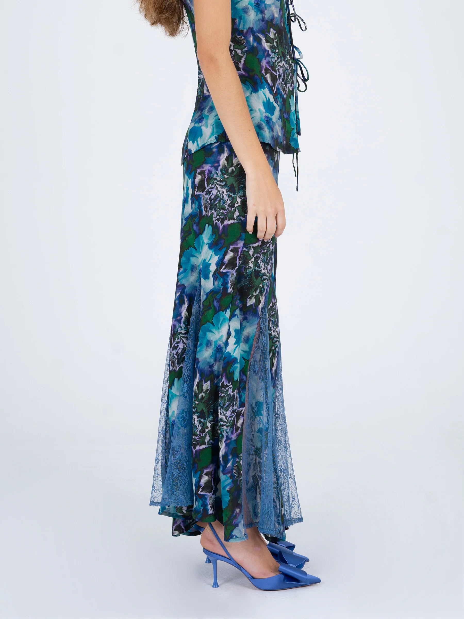 Blue Lotus Flower Print and Lace Skirt - Image 3